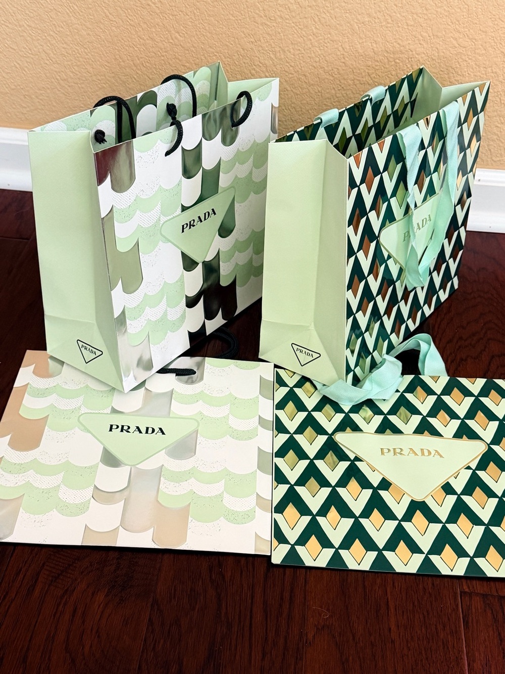 Prada Paper Gift Bag x 4pcs Medium (10.5” x 10” x 4.5”) - Picture 3 of 10